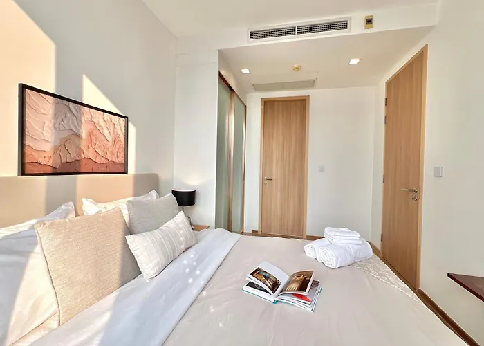 Апартаменты Walktobts>emdistrict/cityviewpool&gym/wifi/washer *